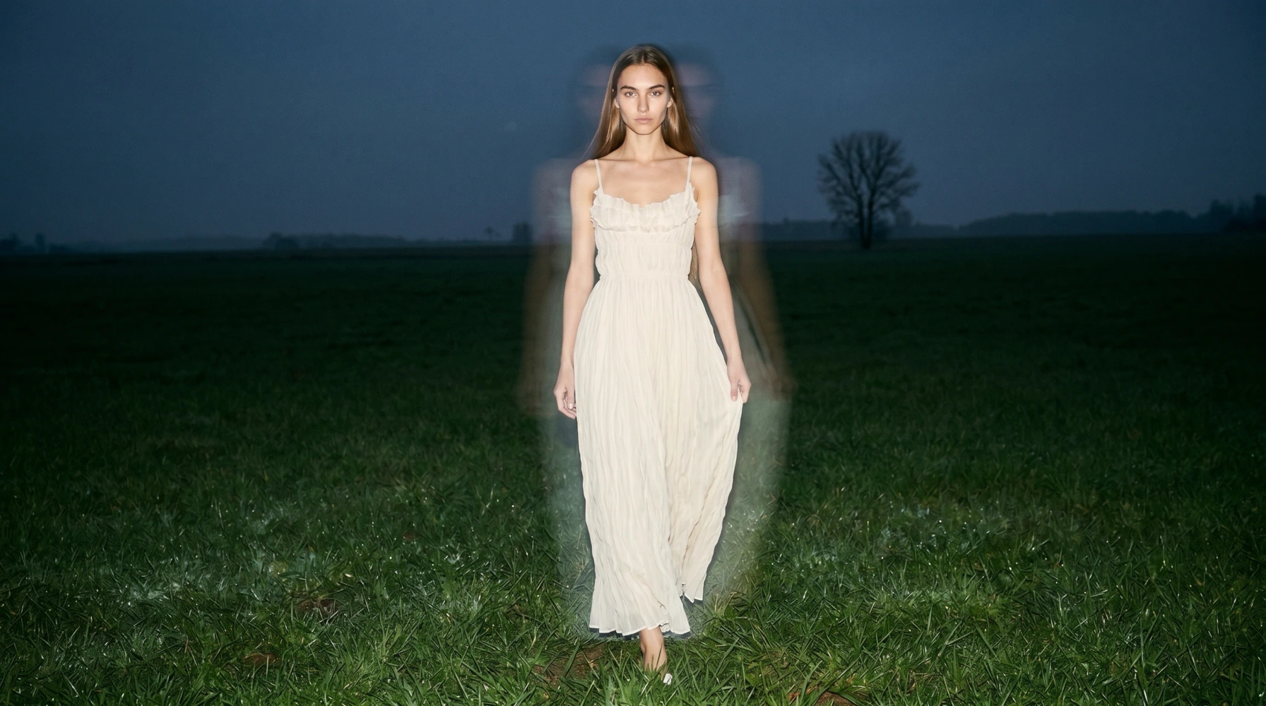 Кинематографичный береговой кадр женской fashion-серии